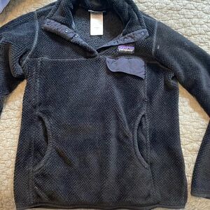 womens black Patagonia pullover size sx